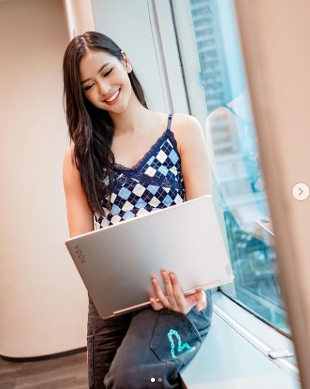 Cara Wanita Cerdas untuk Hidup Lebih Bahagia, Di Antaranya Tidak Terlalu Asyik dengan Diri Sendiri